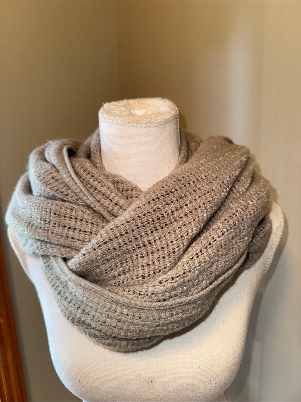 Women’s Cozy Knit Infinity Scarf - Gray